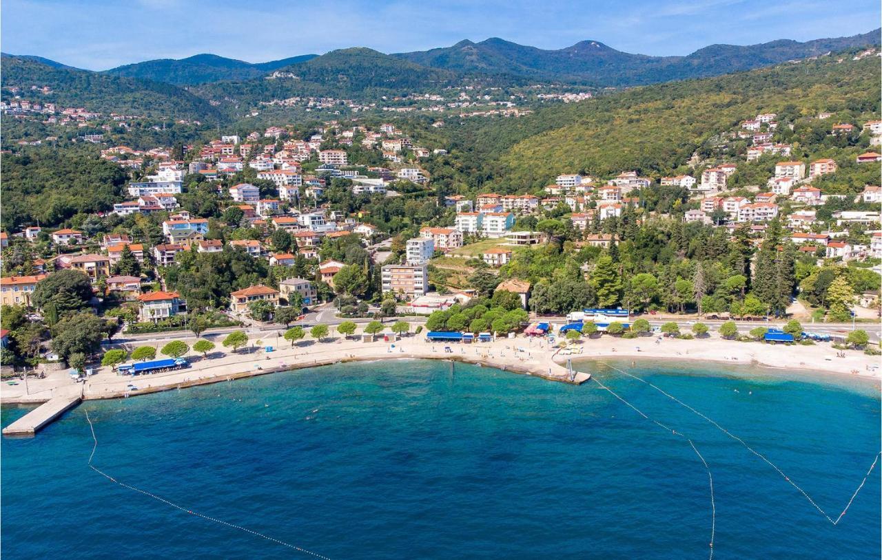 1 Bedroom Cozy Apartment In Ičići Eksteriør billede